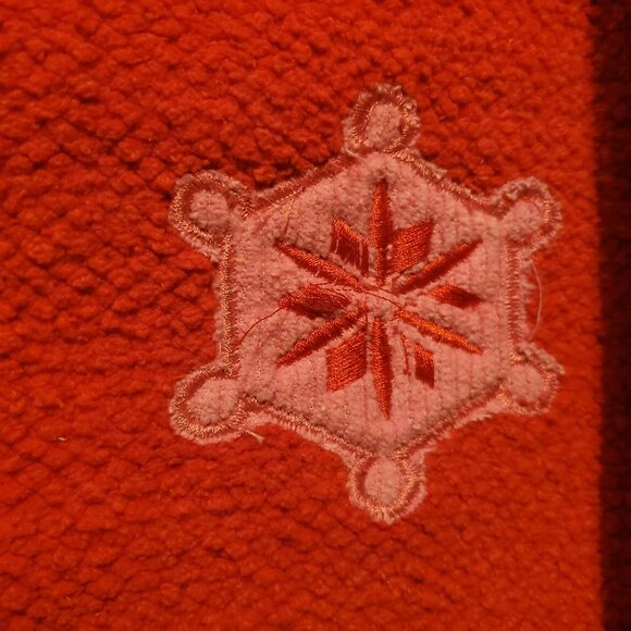 Festive Red Indoor Christmas Rug With Snowman Design And Colorful Snowflakes - Picture 15 of 16